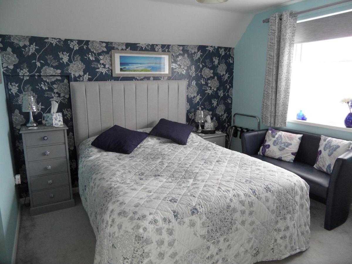 Monterey Pines Bed & Breakfast Хелстън Екстериор снимка